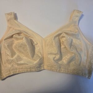 Playtex Elegant Cream Floral Bra